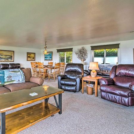Cliffside Lighthouse Beach Home With Ocean View คูสเบย์ ภายนอก รูปภาพ